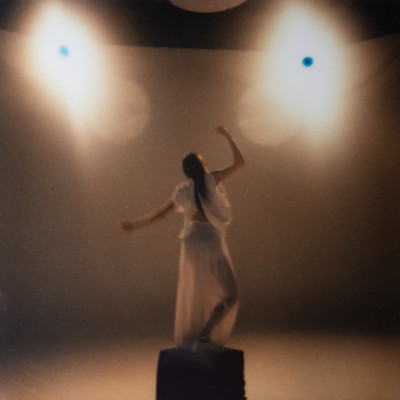 Démesurée (v. acoustique)